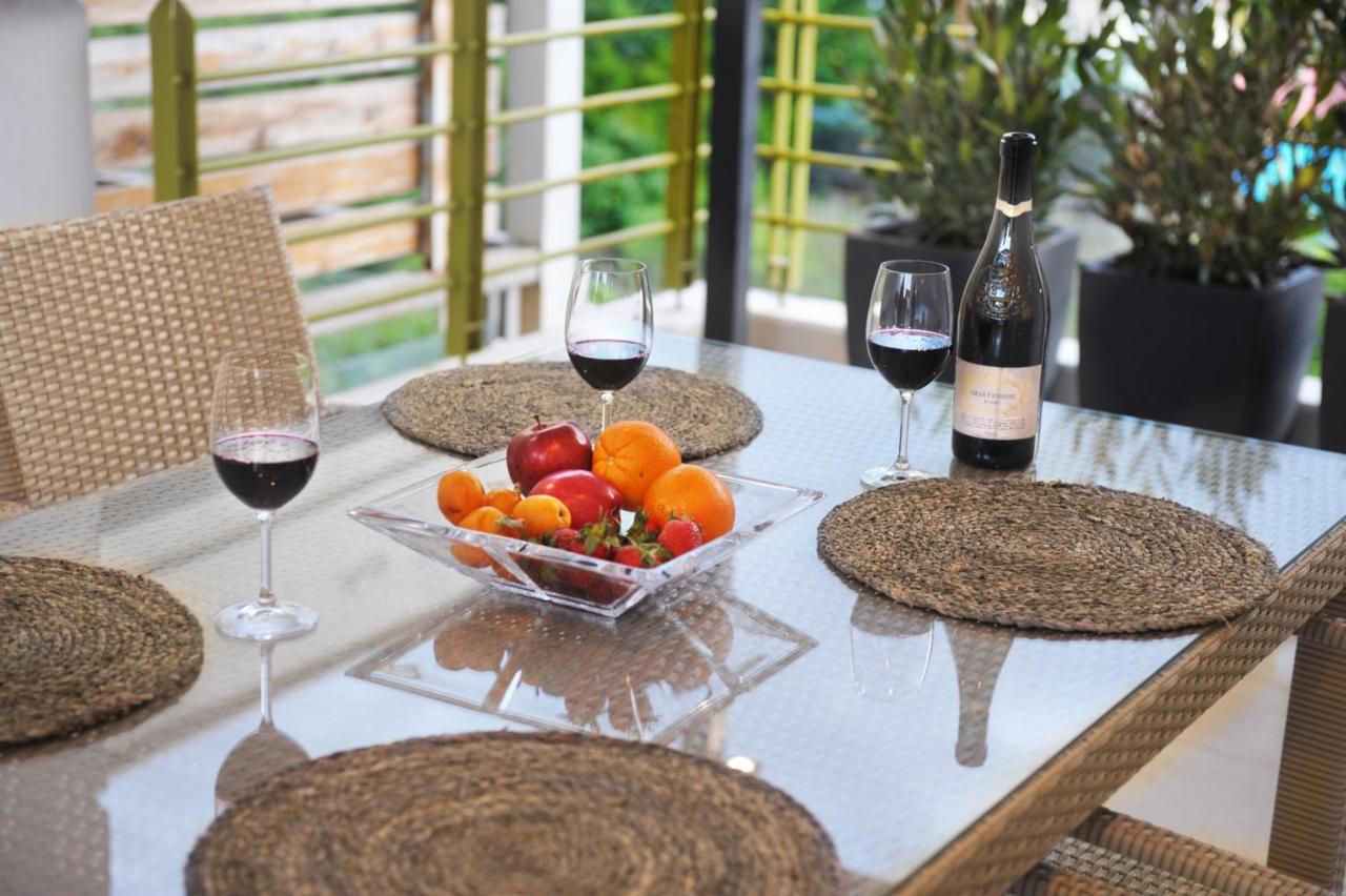 Onar Luxury Apartment Néa Péramos Esterno foto